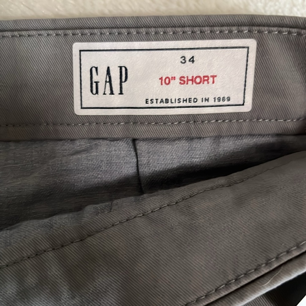 Gap 10” Short NWT - Picture 5 of 5